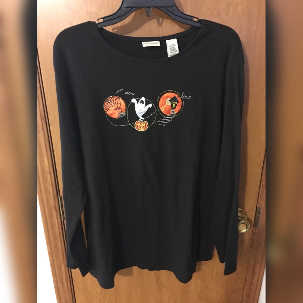 EUC Classic Elements Halloween Long Sleeve Shirt